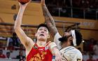 周琦實(shí)力強(qiáng)，26+13籃下統(tǒng)治；胡金秋兩屆MVP。