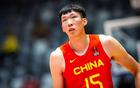 中國男籃集訓名單公布，周琦胡明軒領(lǐng)銜，繼偉阿旺落選，晚9點見。