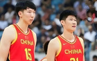 中國男籃雙塔狂轟48分18板，23投21中，最強(qiáng)組合！