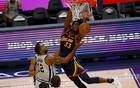 他，24歲天才，NBA十年最挫敗。無球可打。