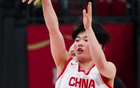 女籃集訓(xùn)勝熱身賽，兩隊(duì)員傷退，王治郅助陣教練組。